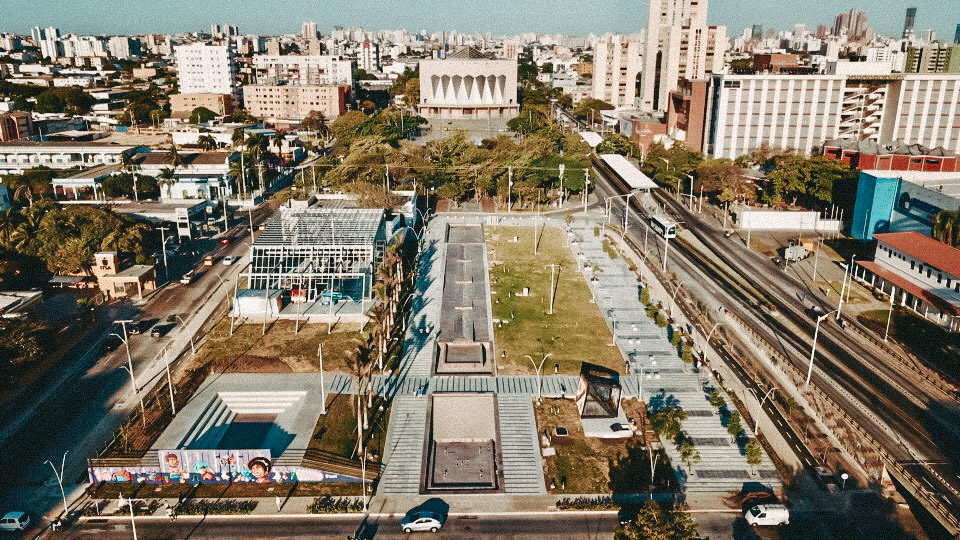 Destination Barranquilla - Plaza de la Paz y Catedral María Reina