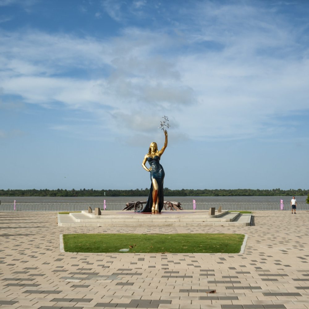 Destination Barranquilla - Sofia Vergara Statue