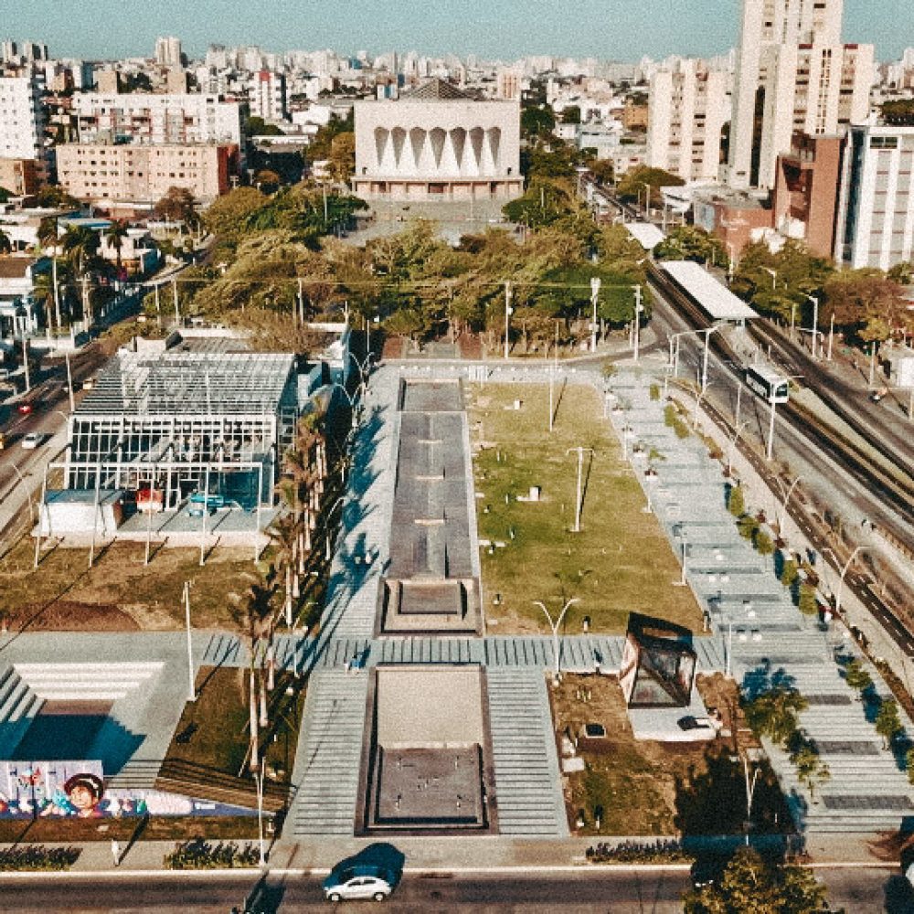 Destination Barranquilla - Plaza de la Paz y Catedral María Reina